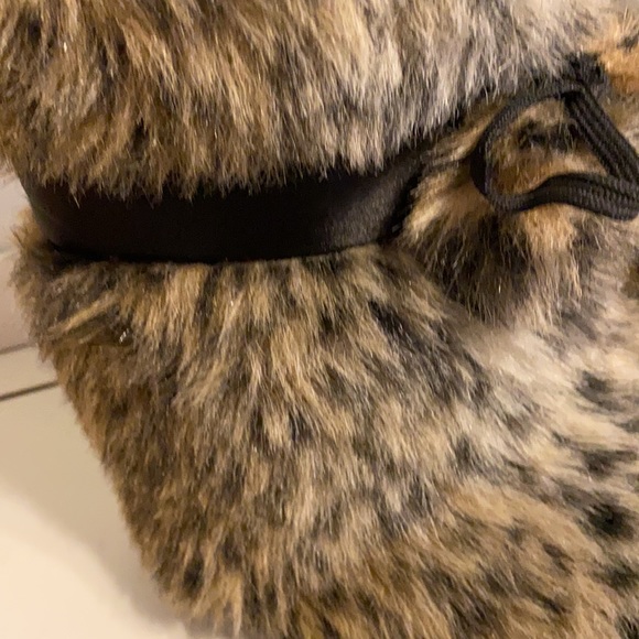 Guess wedge fuzzy boots - Picture 5 of 7